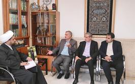 دیدار مدیر کل کمیته امداد امام خمینی(ره) با حجت الاسلام و المسلمین شجاع  