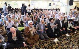 زایران ایرانی دعای کمیل را زمزمه کردند