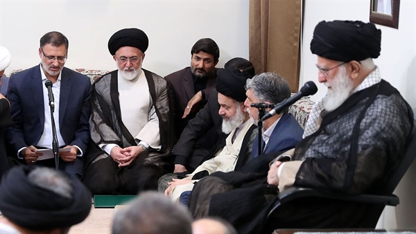رهبر انقلاب اسلامی در دیدار جمعی از دست‌اندرکاران حج مطرح کردند؛