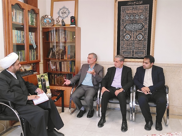 دیدار مدیر کل کمیته امداد امام خمینی(ره) با حجت الاسلام و المسلمین شجاع  